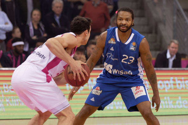 系与引援策 系与引援策