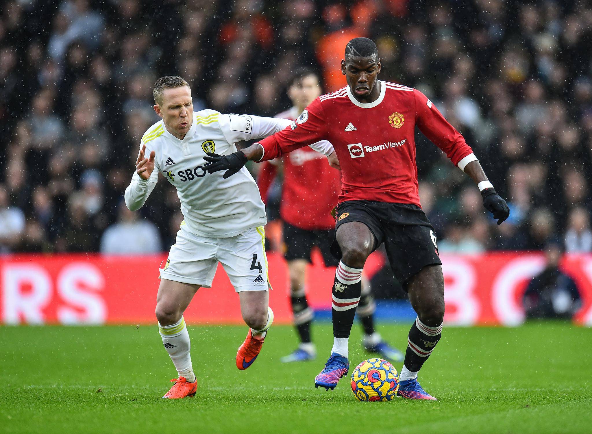 莱万更加注 莱万更加注